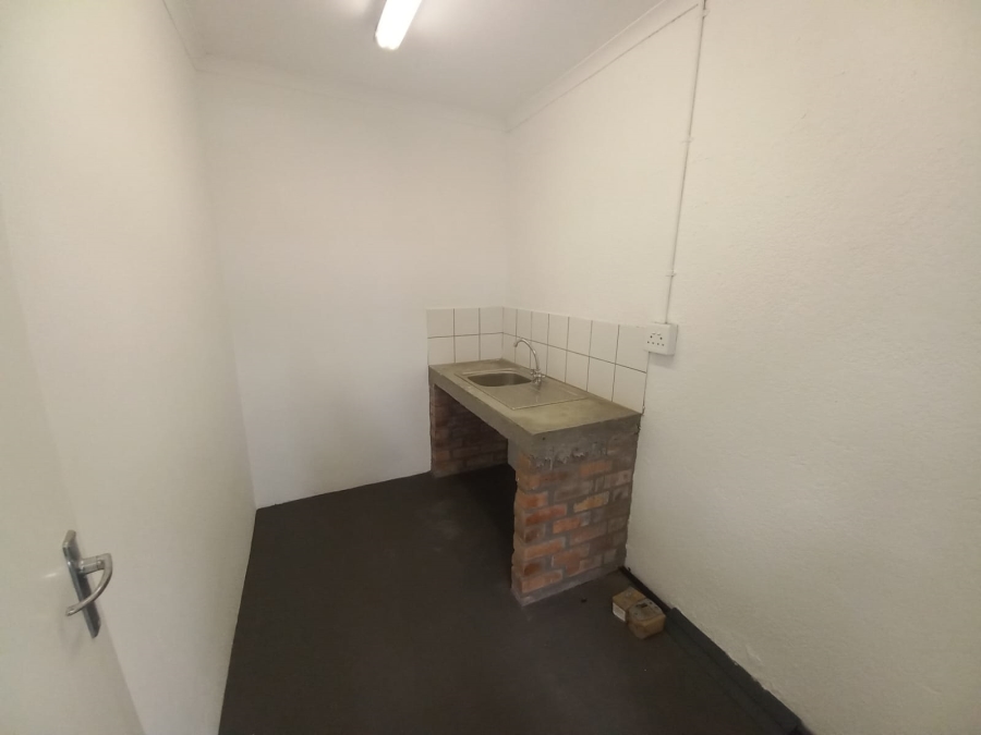 To Let Commercial Property for Rent in Maitland Western Cape